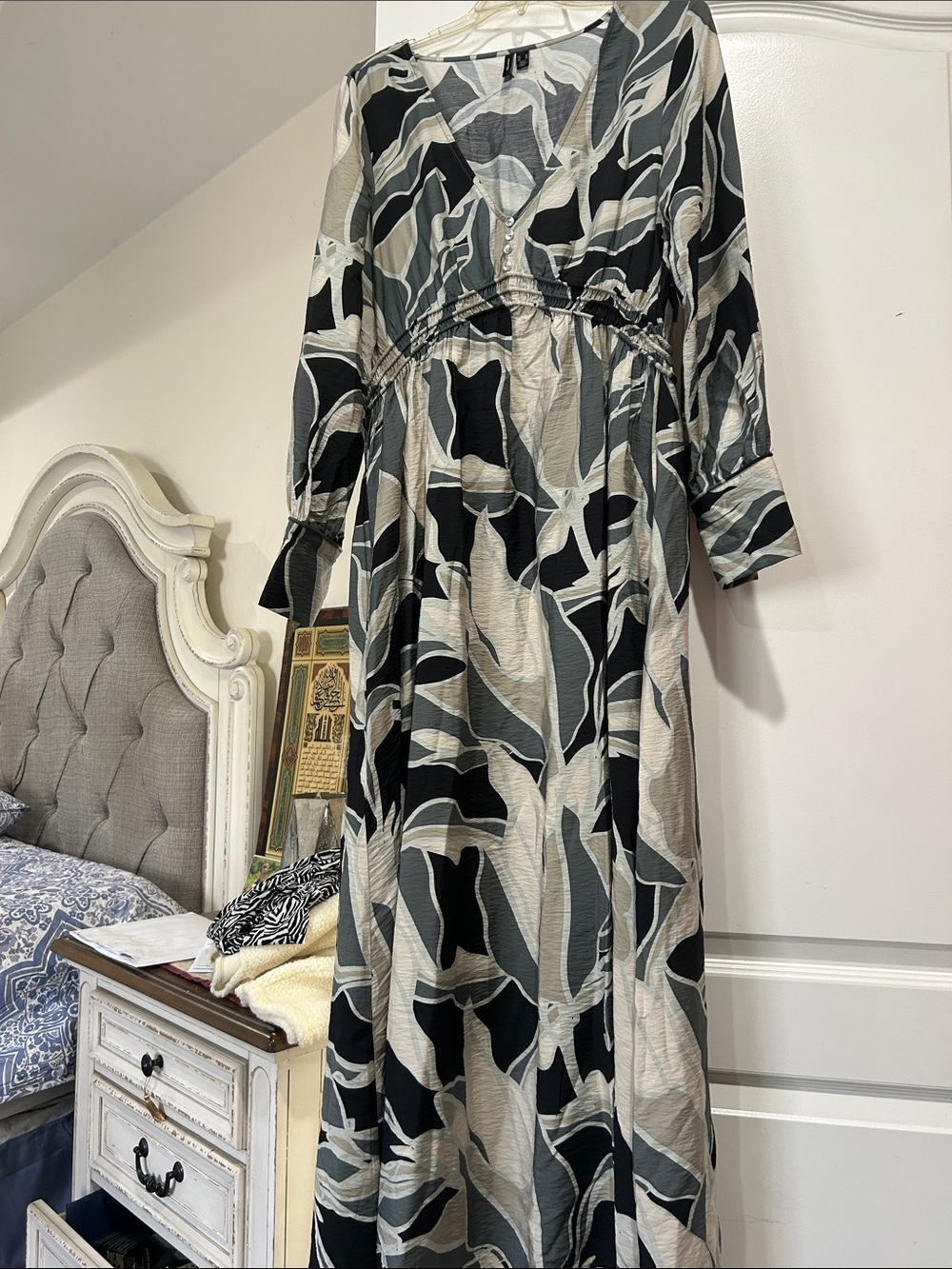 Black and Gray Abstract Print Maxi Dress